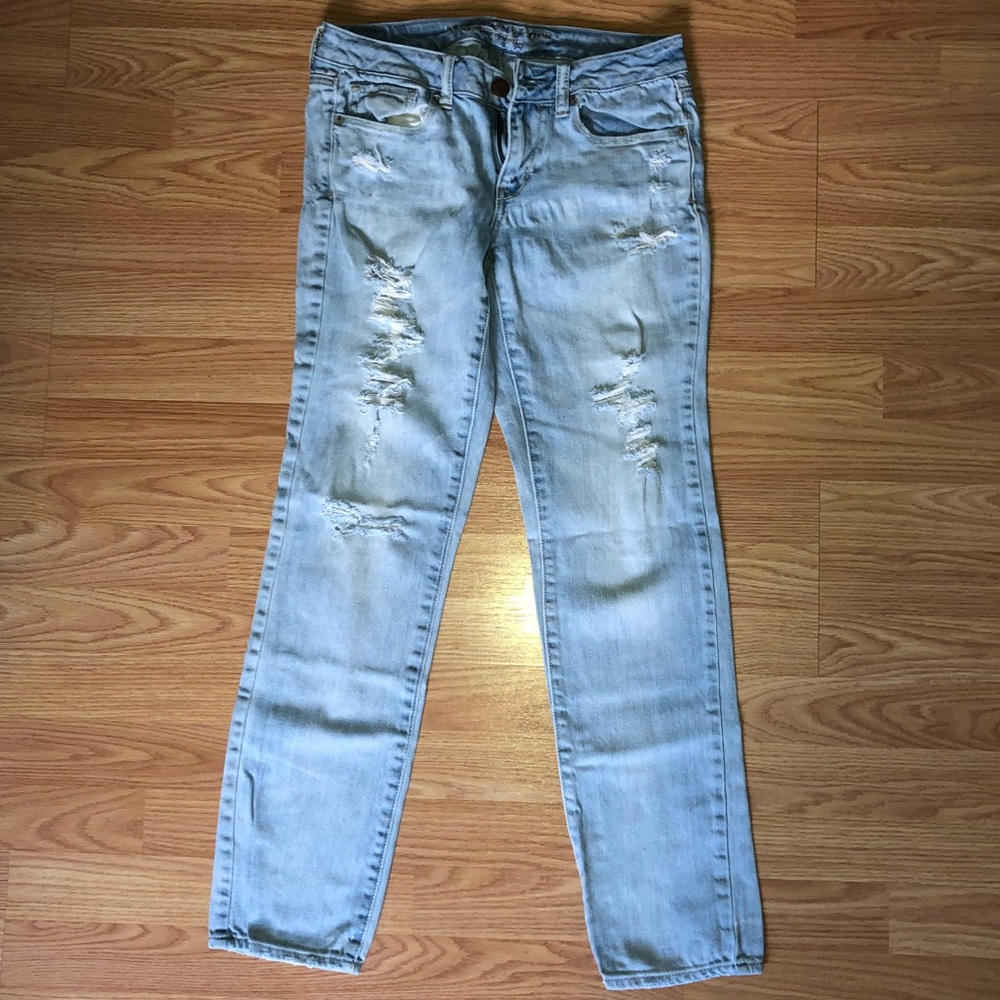 Destroyed Light Wash American Eagle Skinny Jeans
